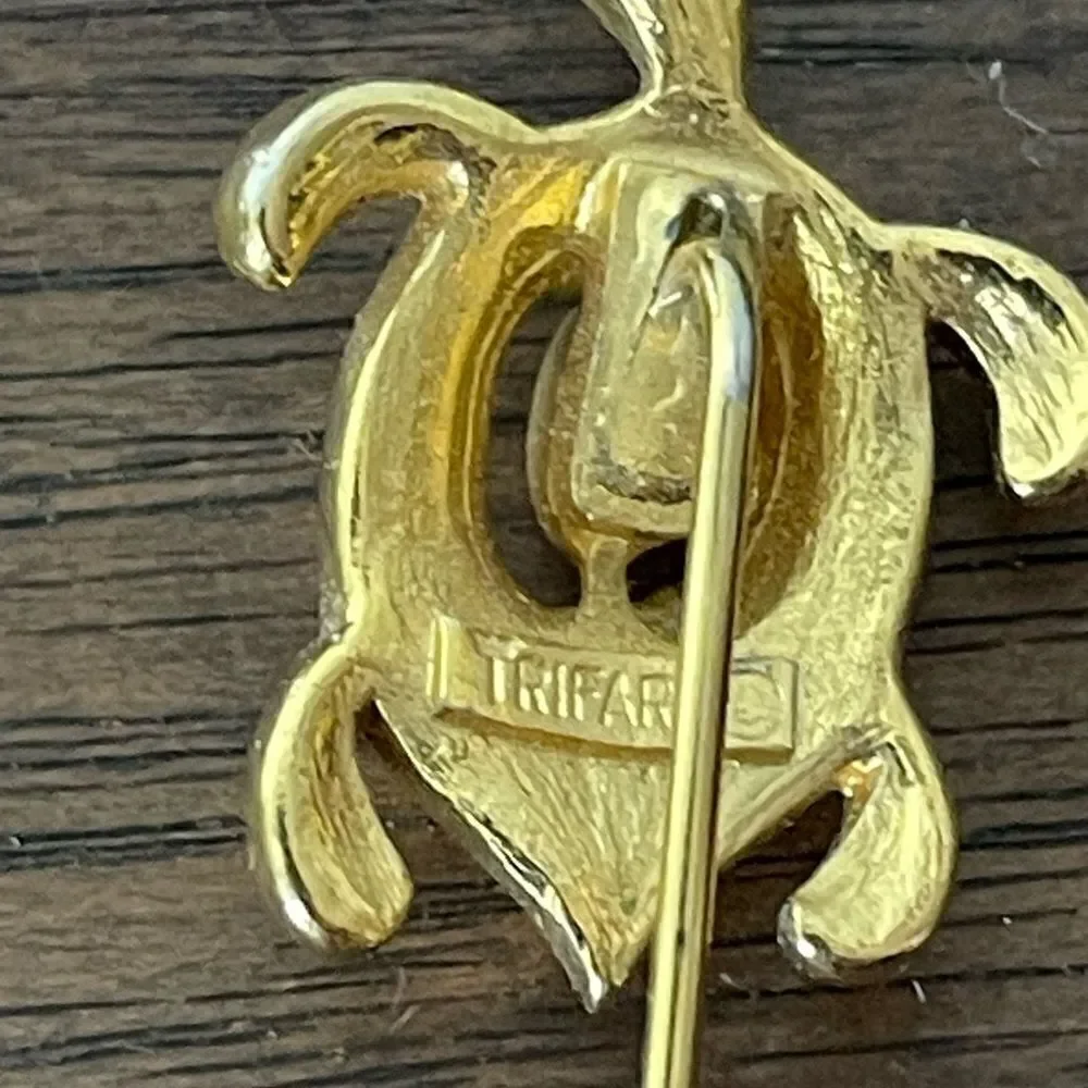 Vintage Trifari Gild Tone Turtle Brooch Stickpin